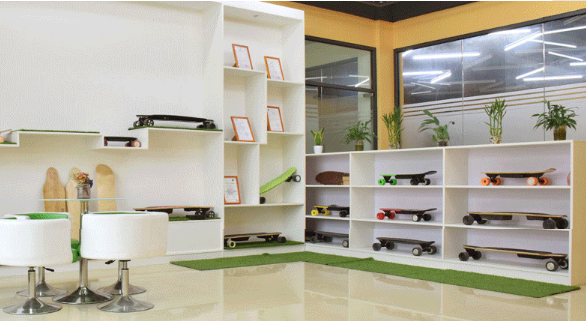 High Power Waterproof Electric Longboard 600W*2 Motor 90*51 MM PU Wheel