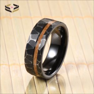 Trendy Vintage Whiskey Barrel Wood Inlay Black Hammered Tungsten Ring Wedding