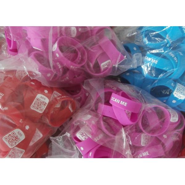 Latex Free Custom Silicone Bracelets / SOS Medical ID Bracelet With Unique QR Code