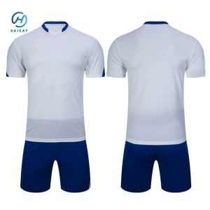 Dynamic Football Jersey Lightweight Breathable Polyester Customizable Player