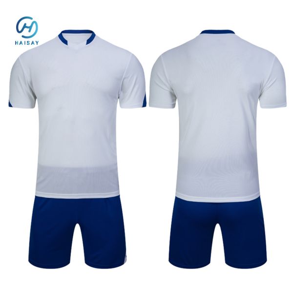 Dynamic Football Jersey Lightweight Breathable Polyester Customizable Player
