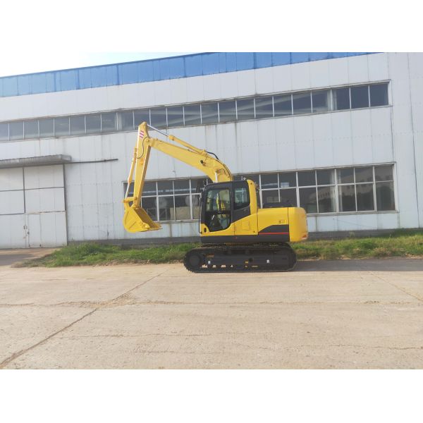 Buy Hydraulic Chinese Mini Crawler Excavator Bagger 26 Tonne Adjustable Speed at wholesale prices