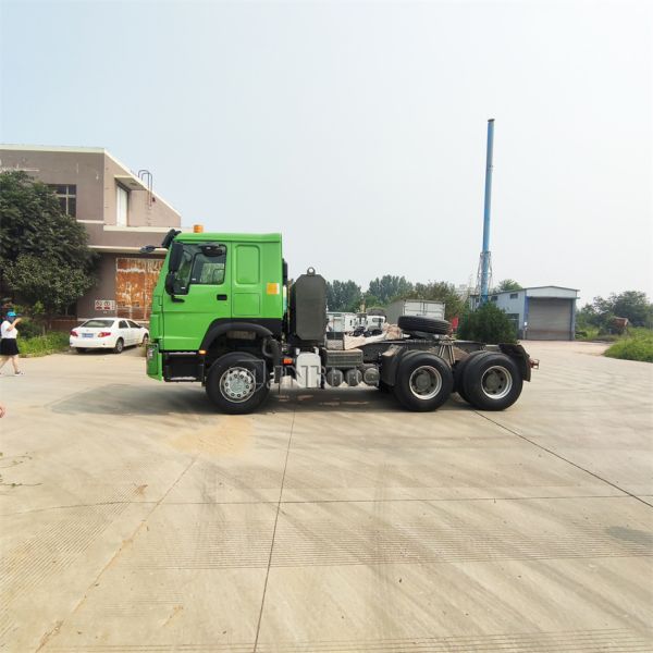 6*4 371hp Primve Mover Truck Howo A7 420 Tractor Head For Mombasa