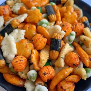 OEM Snacks Mixed Rice Crackers Seaweed Roll Salted Peas Snack