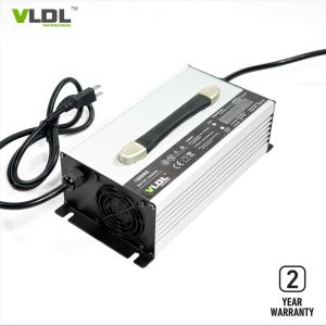 Anti - VibrationSealed Lead Acid Battery Charger Dimension 380*150*90 MM