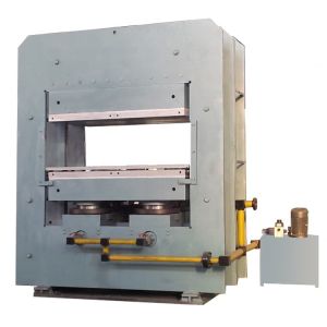 Efficiency Hydraulic Rubber Product Vulcanizing Press for 2200 / 2600mm*5000 /