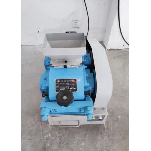 Quality Small 1500kg/H Double Roller Crusher High Energy Utilization for sale