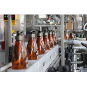 AC380V Glass Bottle Capping Machine 6000BPH With Four Claws Structure