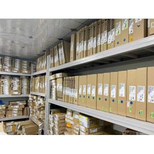 Electronic Components IC Chips Integrated Circuits IC SN65HVD1780DR