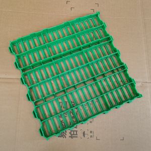 Leakage Resistant Rectangular Livestock Manure Plate With Contoured Edges