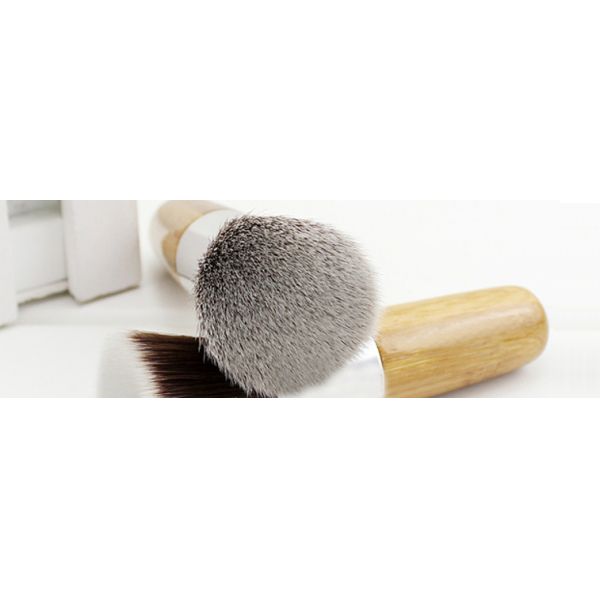 Small Buffer Makeup Brush For Face , Kabuki Bamboo Handle Flat Buffer Brush
