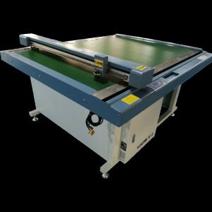 Flatbed Cutter Plotter with 2 Years Core Components Warranty High Performance 3