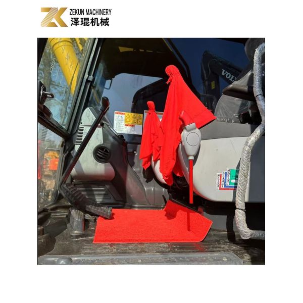 25TON Used Komatsu PC240-8 Second Hand Komatsu Excavator 125KW Power