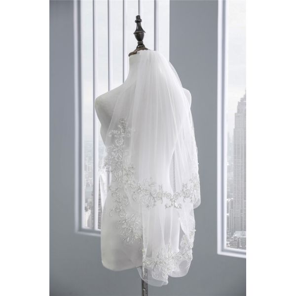 Elegant Customized Wholesale Two Layers Tulle Appliqued Lace Short Bridal Wedding Veil With Hair Comb