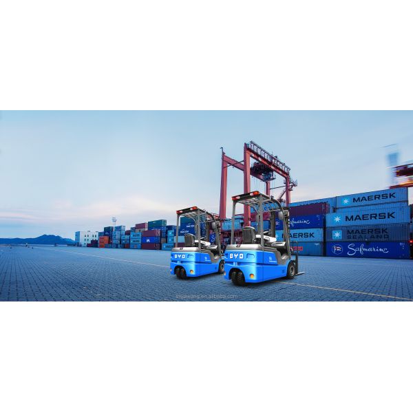 BYD's Four Pivot Balance Weight 1.6-1.8 Ton Pure Electric Forklift For Single Drive