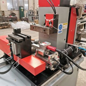 Pneumatic Clamping Beam Welding Roll Forming Equipment T3mm L1200-4000mm