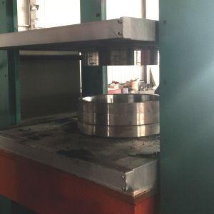 Heating System Powder Solid Tire Rubber Vulcanizing Press Customization