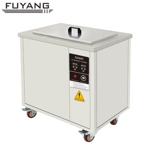 Casters 560L 40KHz Industrial Ultrasonic Cleaning Equipment Stainless Steel