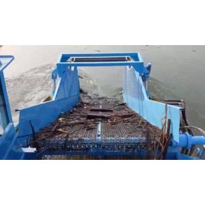 90KW 4000M2/H Aquatic Weed Harvesting Equipment With Storage Tipper Body