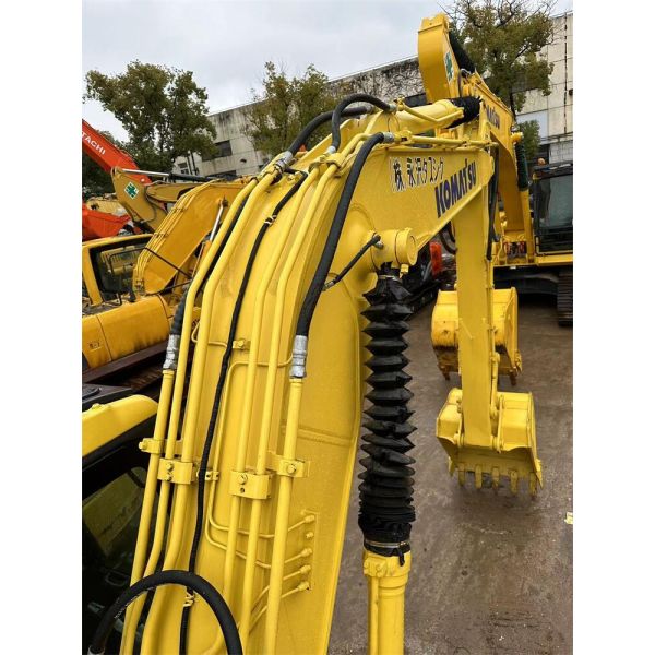 11000 KG Moving Type Crawler Chain Komatsu- Pc 110-7 Used Excavator In Good Condition