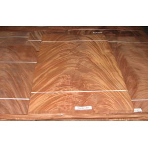 China Dard Red Crown Cut Veneer Mohagany Crotch , Natural Wood Veneer on sale