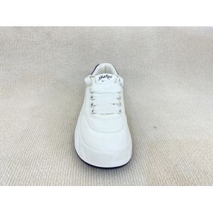 China Casual Women Fashion Sneakers Soft Rubber Bottom White Fashion Sneakers on sale