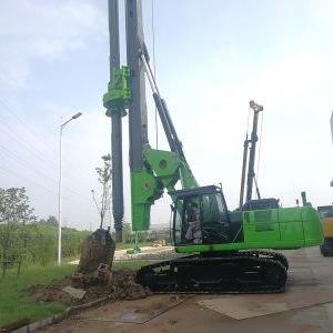 Small Rotary Pile Drilling Rig Machine Max Output Torque 90kN.m Pile Rig