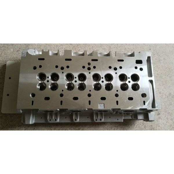 G9T G9U Cylinder Head 4416483 4412023 7701474144 7701477952 1104100QA0