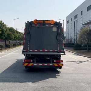 High Efficiency 18ton Diesel Road Sweeper Vehicle Road Sweeper Lorry ZBJ5180TSLZ