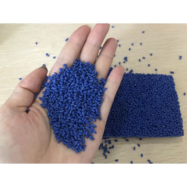 Buy Rice Shape SGS IAAF Odorless EPDM Rubber Granules at wholesale prices