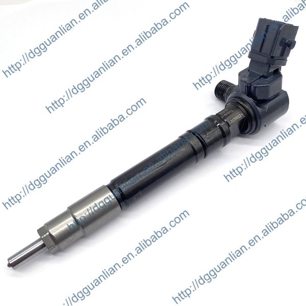 Diesel Engine Common Rail Fuel Injector 23670-0E090 23670 0E090 236700E090 For