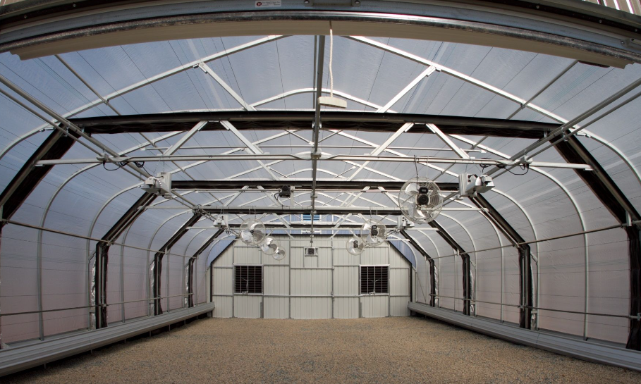 8m Wide PEP Film Automated Light Deprivation Greenhouse Top And Sides Ventilation