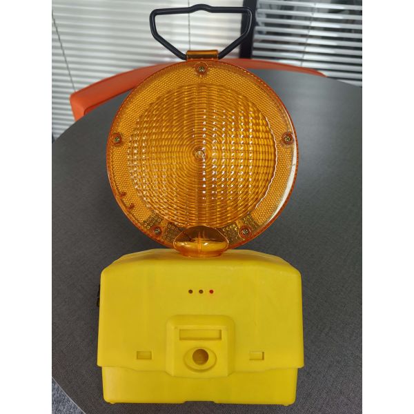 Traffic Warning Light Flashing LED Solar Road Warning Barricades Traffic Baton On Safety Cones