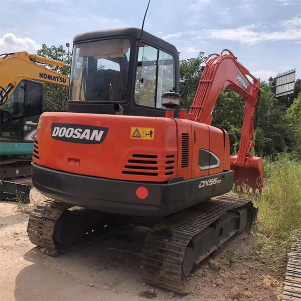 Made in Korea mini used doosan dx55 excavator 5 ton for sale