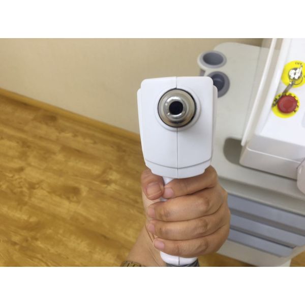 Salon Pigmentation Removal Machine , Q Switched Nd Yag Laser For Body Tattoo