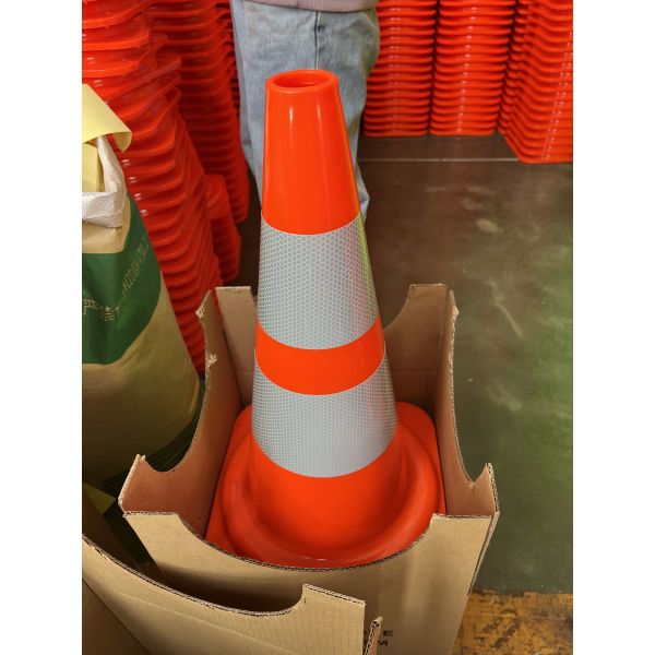 47cm Red Orange Heavy Duty Traffic Cones Traffic Control Cones For Parking Lot