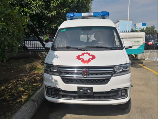 Buy Jinbei Goldcup Ambulance Turbocharged 2945mm Wheelbase Emergency Ambulance at wholesale prices