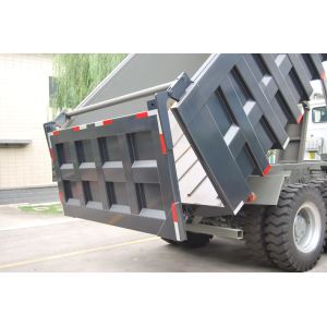 Q235 Material 70 Ton Dump Truck 6x4 Sinotruk Howo7 25m3 Bucket Capacity