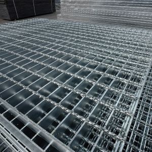 Heavy Duty Machine Pressure Welding Galvanized Steel Bar Grating With 3mm Cross