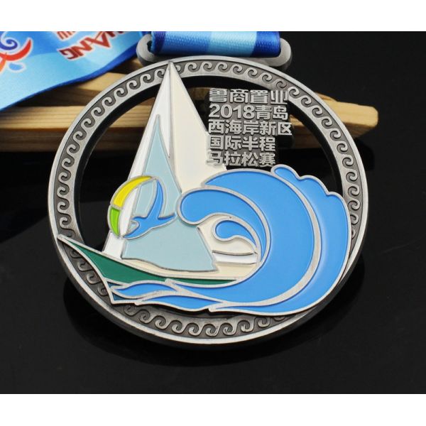 Yiwu Wholesale customized metal Hollow out MEDALS zinc alloy school sports meeting marathon logo customized