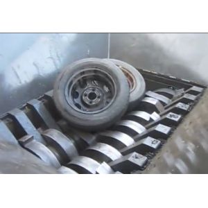 Automobile Waste Tire Shredder High Precision Stable Work Condition