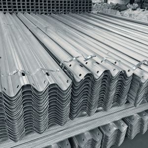 Roadway Safety Galvanized Highway Steel Guardrail with ISO9001 2008 Certificatio
