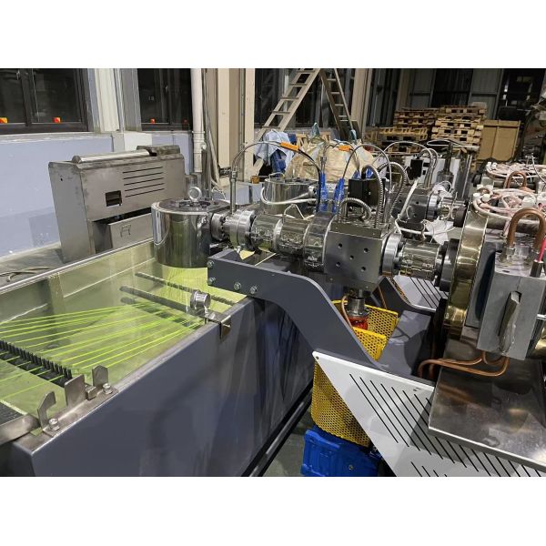 Buy Polypropylene Curly Artificial Grass Extruder Monofilament Extrusion Machine 10Mm at wholesale prices