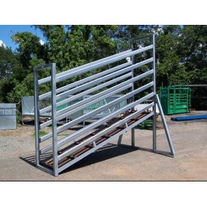 Galvanized Adjustable Wire Cattle Panels , Durable Cattle Loading Ramp