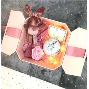 China Customized Printing Logo Cosmetic box Recyclable lovely  Cardboard gif tbox with Portable gift bag on sale