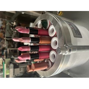 Automatic sprinkle beautiful gold powder machine for lipstick