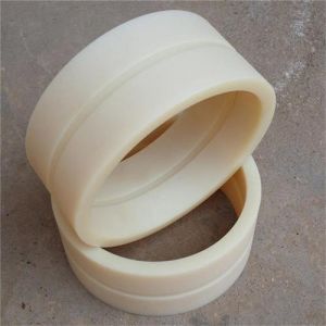 China Wear Resistant White Plastic Bushing , Plain Shaft Bearing Environment Friendly on sale