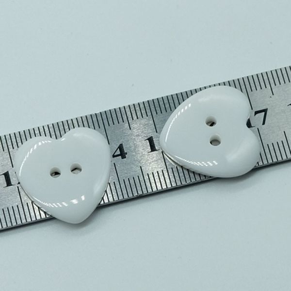 wholesale DIY fancy children Heart-shaped button resin 2 holes shirt trench coat button