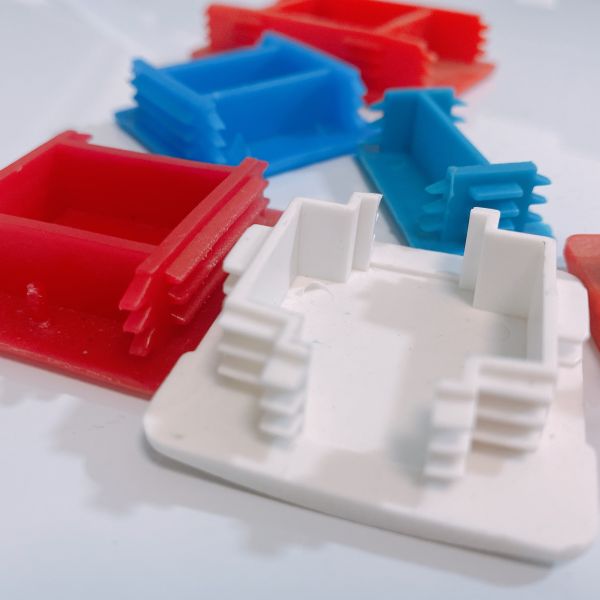 41x41MM 316 SS Plastic Unistrut Caps Red Blue Unistrut PVC Cover