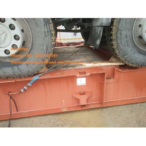 Large Liquid Tanker Truck , Sinotruk Howo7 Oil Tank Truck 20 - 25m3 With Pipe